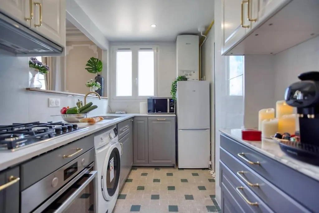 Parisian Gem: Heart Of The Latin Quarter- 2Br Lift Apartment Paris