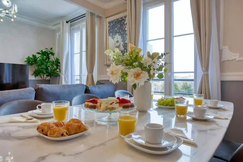 Parisian Gem: Heart Of The Latin Quarter- 2Br Lift Apartment