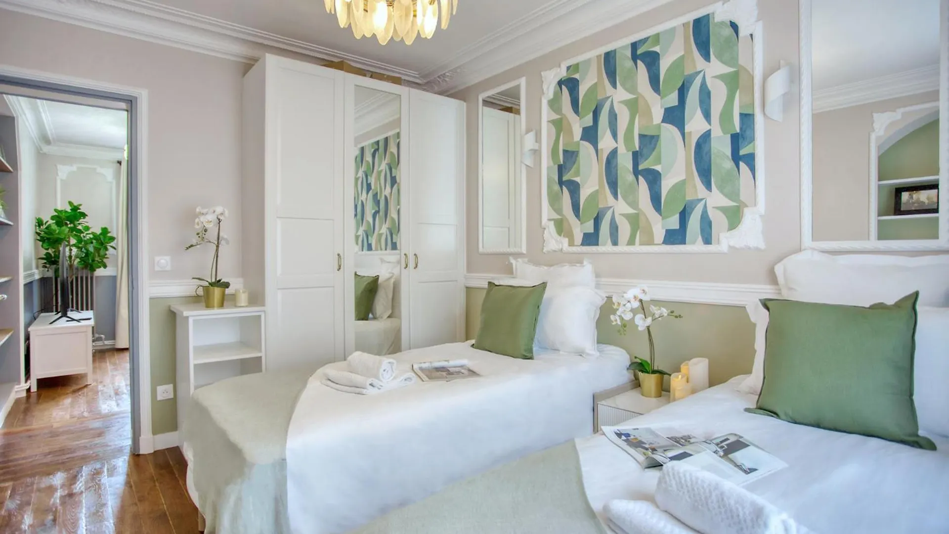 Parisian Gem: Heart Of The Latin Quarter- 2Br Lift Apartment  Paris