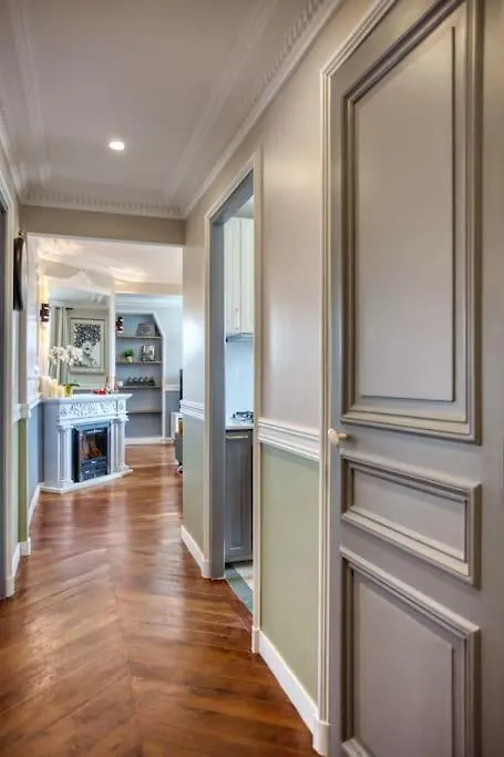 Parisian Gem: Heart Of The Latin Quarter- 2Br Lift Apartment