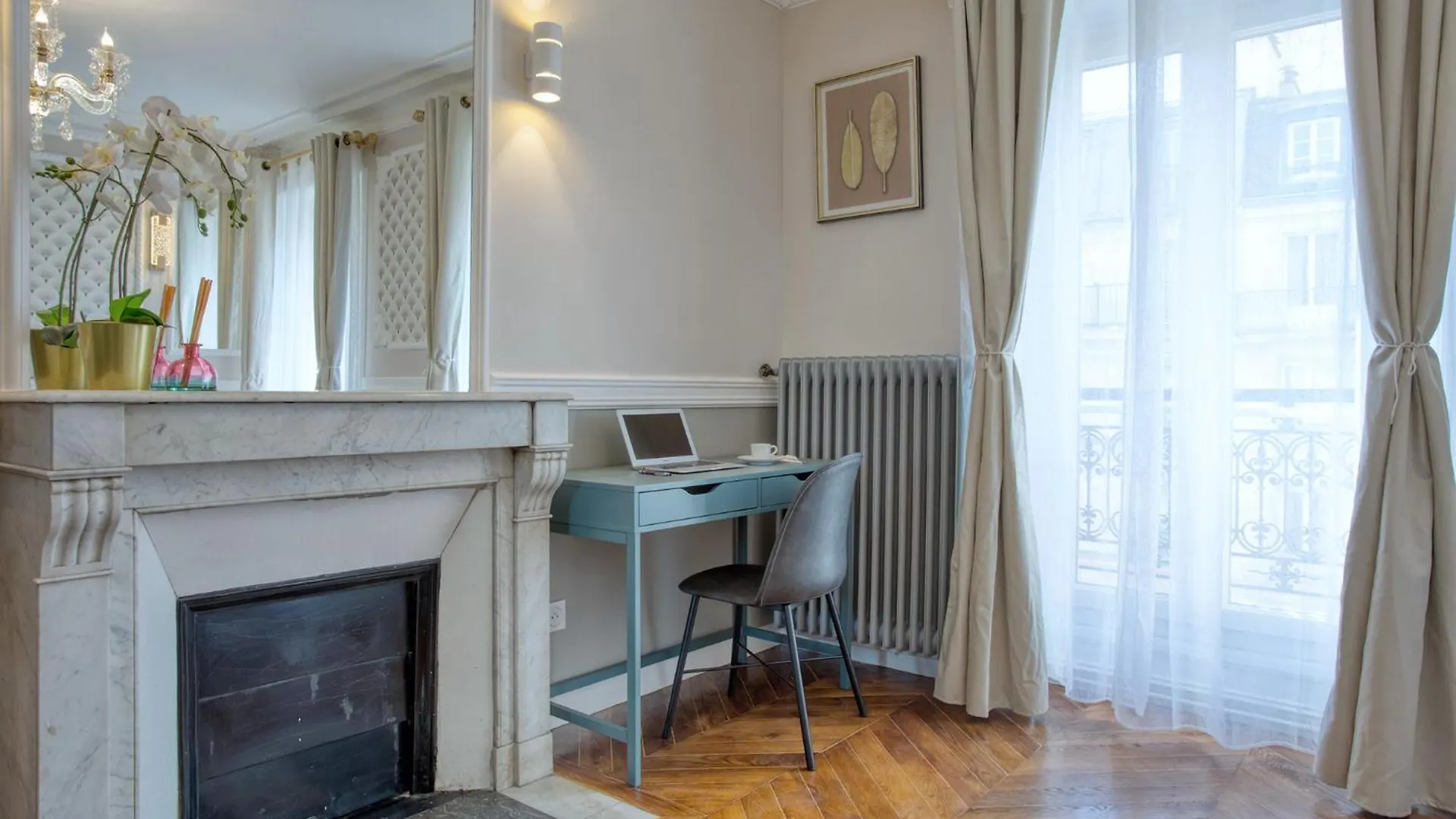 Parisian Gem: Heart Of The Latin Quarter- 2Br Lift Apartment  Paris