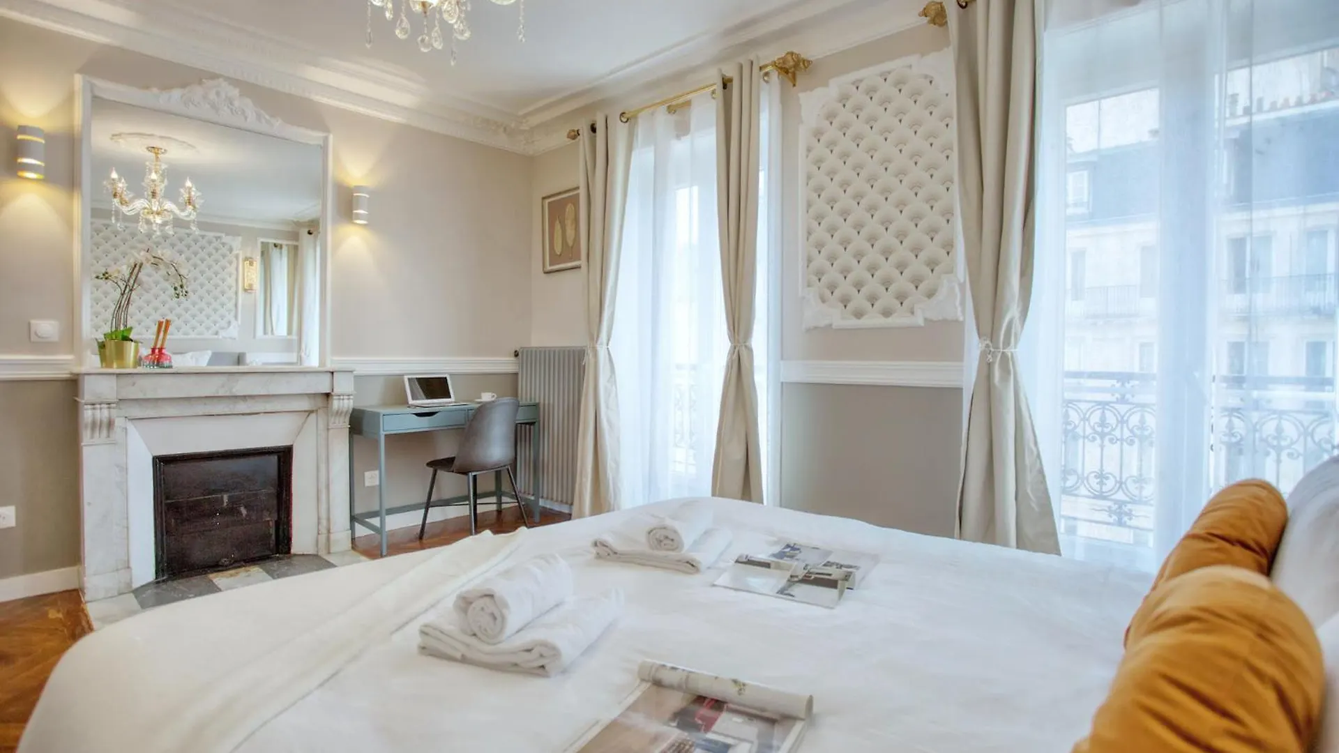 Parisian Gem: Heart Of The Latin Quarter- 2Br Lift Apartment