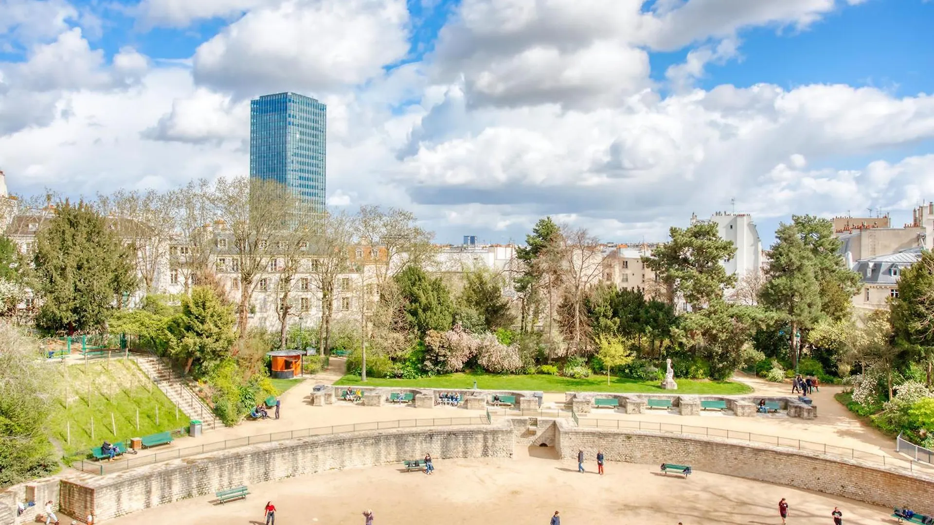 Parisian Gem: Heart Of The Latin Quarter- 2Br Lift Apartment 0*, Paris