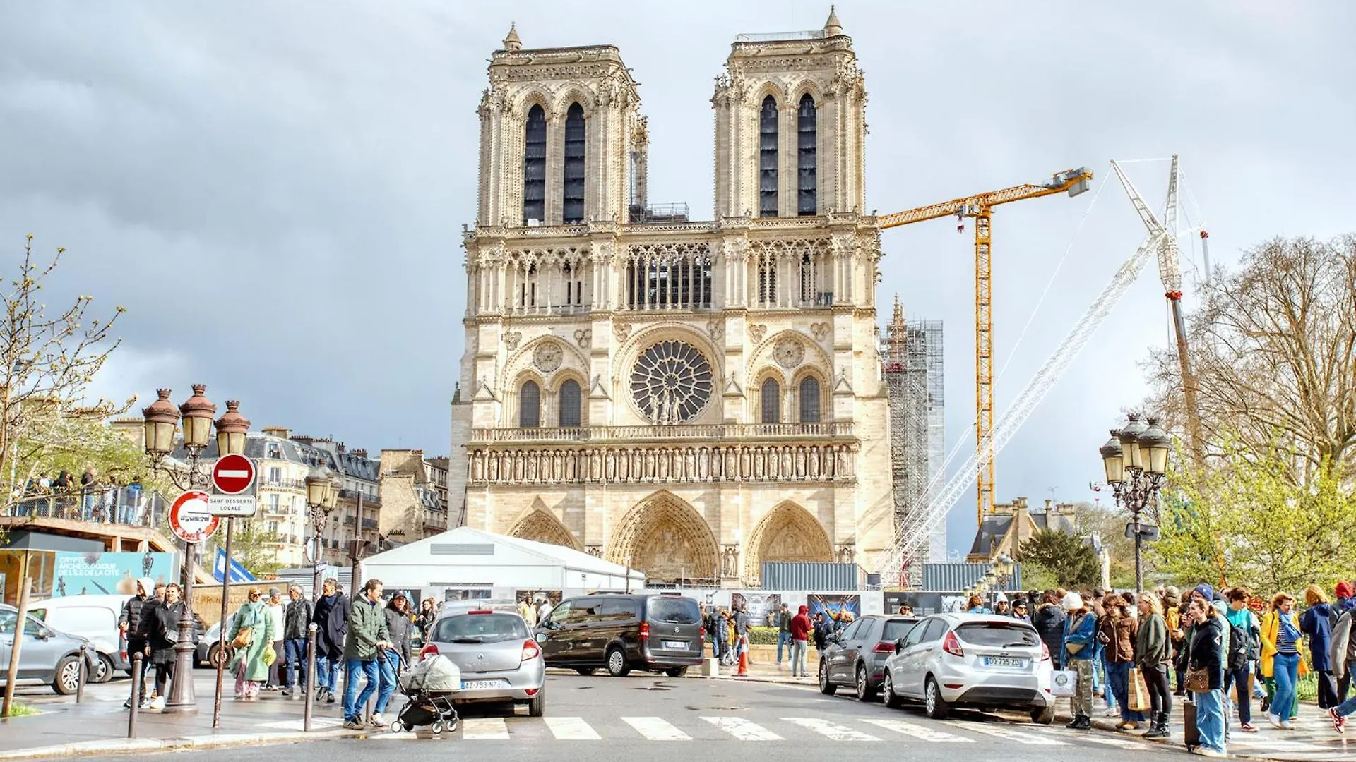 Parisian Gem: Heart Of The Latin Quarter- 2Br Lift Apartment 0*, Paris